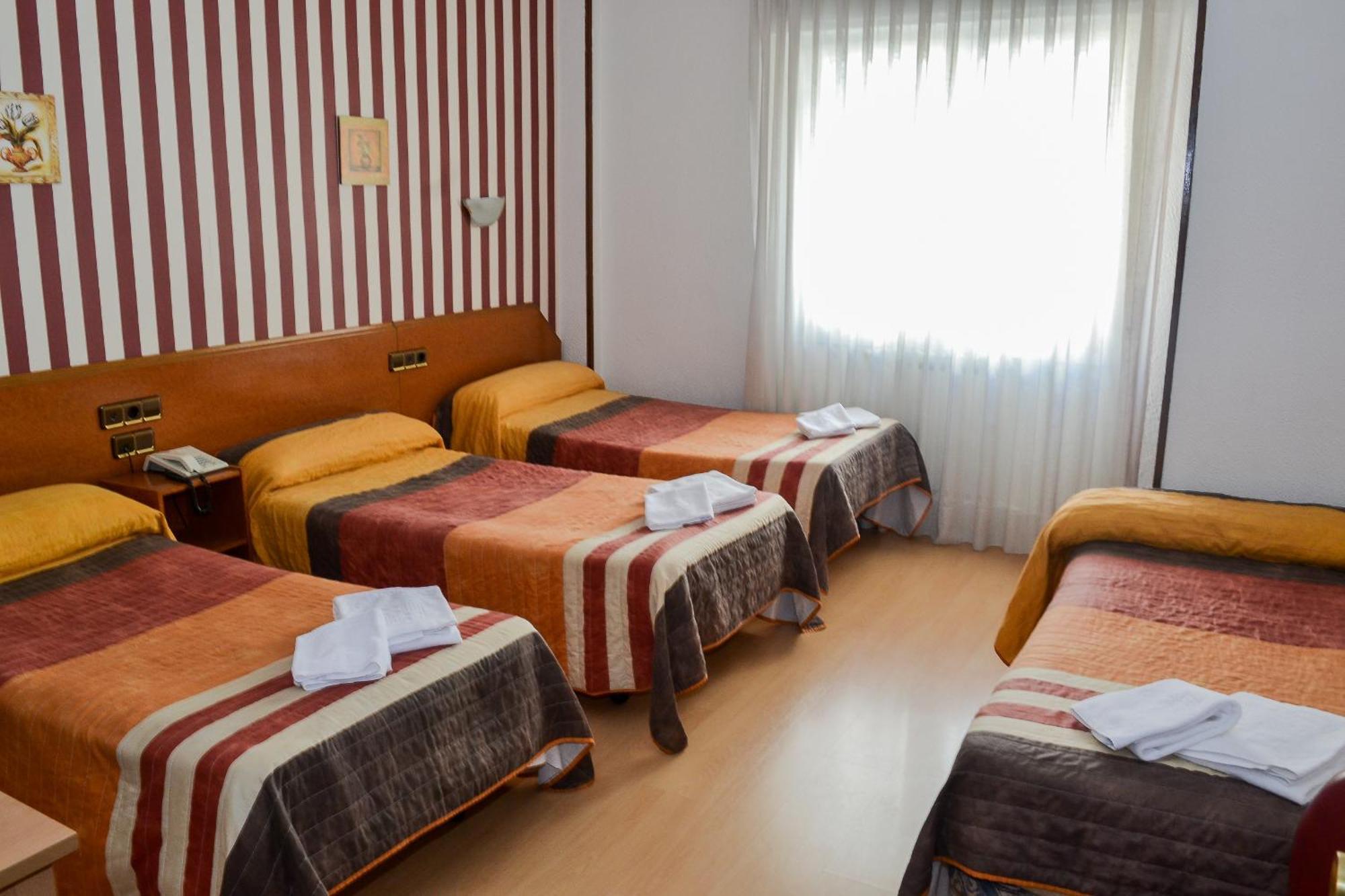 Hostal Cataluna Σαραγόσα Δωμάτιο φωτογραφία